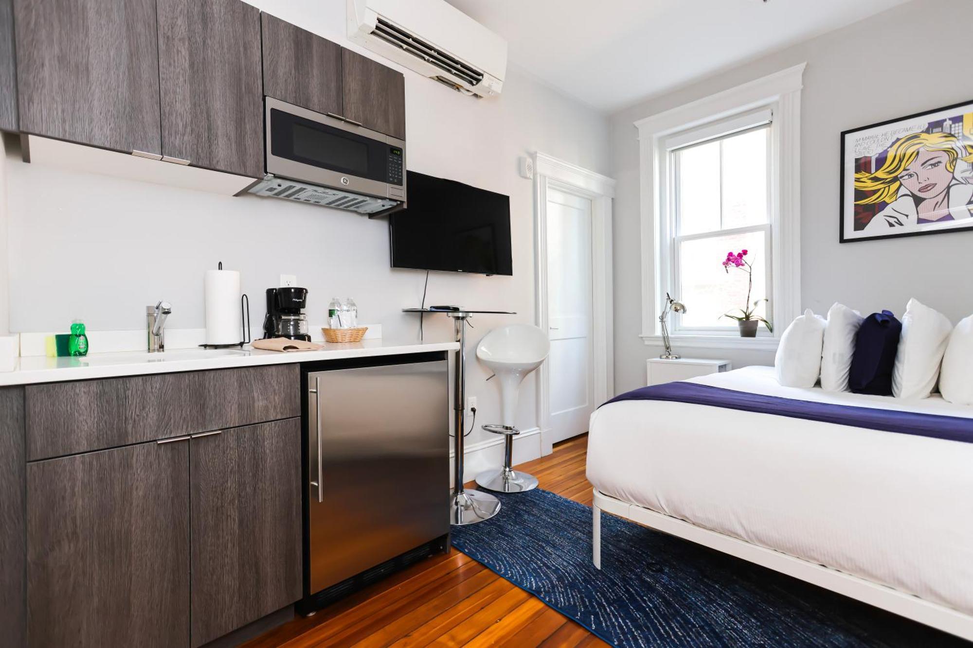 A Stylish Stay W/ A Queen Bed, Heated Floors.. #36 Brookline Buitenkant foto