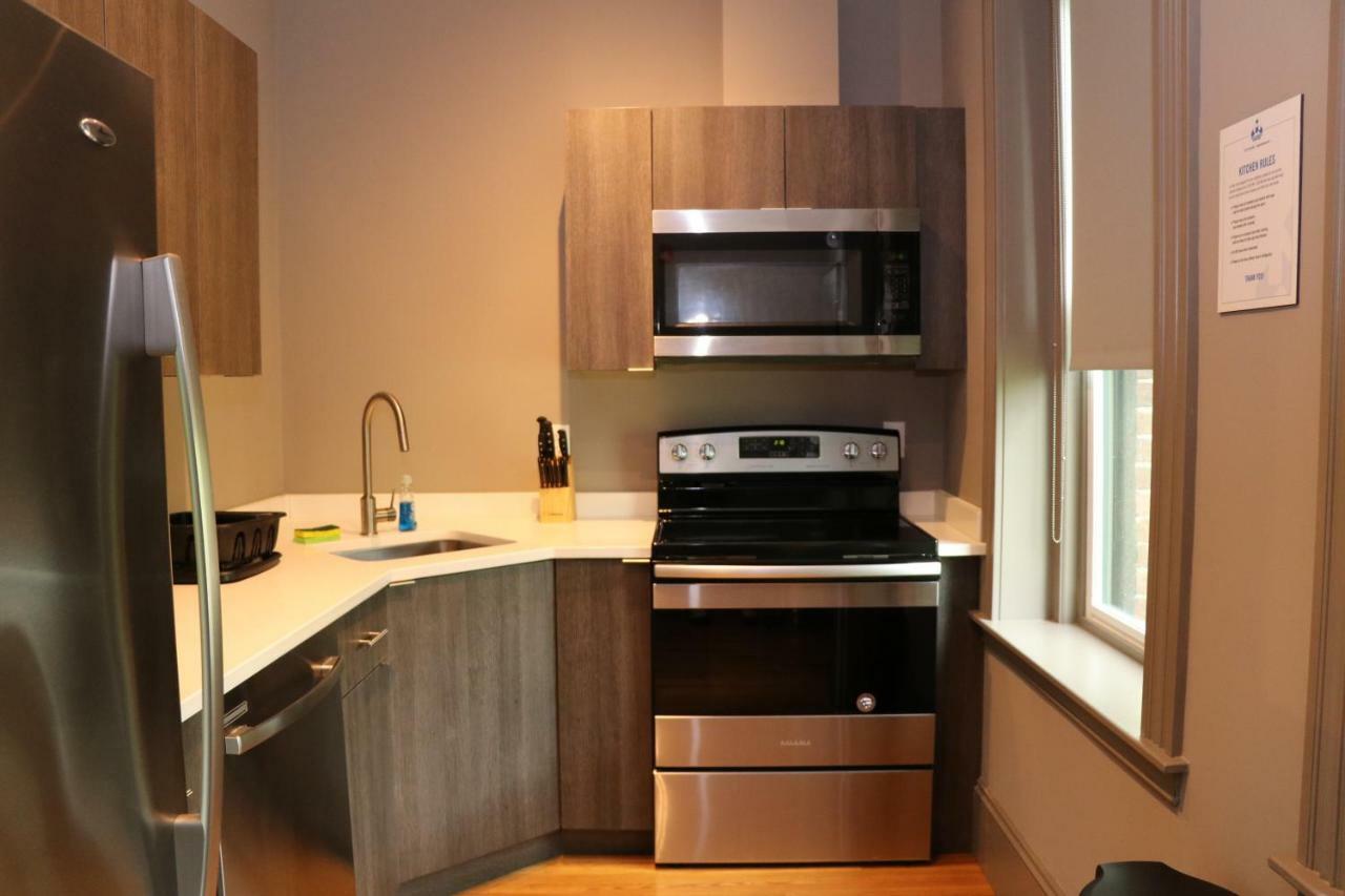 A Stylish Stay W/ A Queen Bed, Heated Floors.. #36 Brookline Buitenkant foto