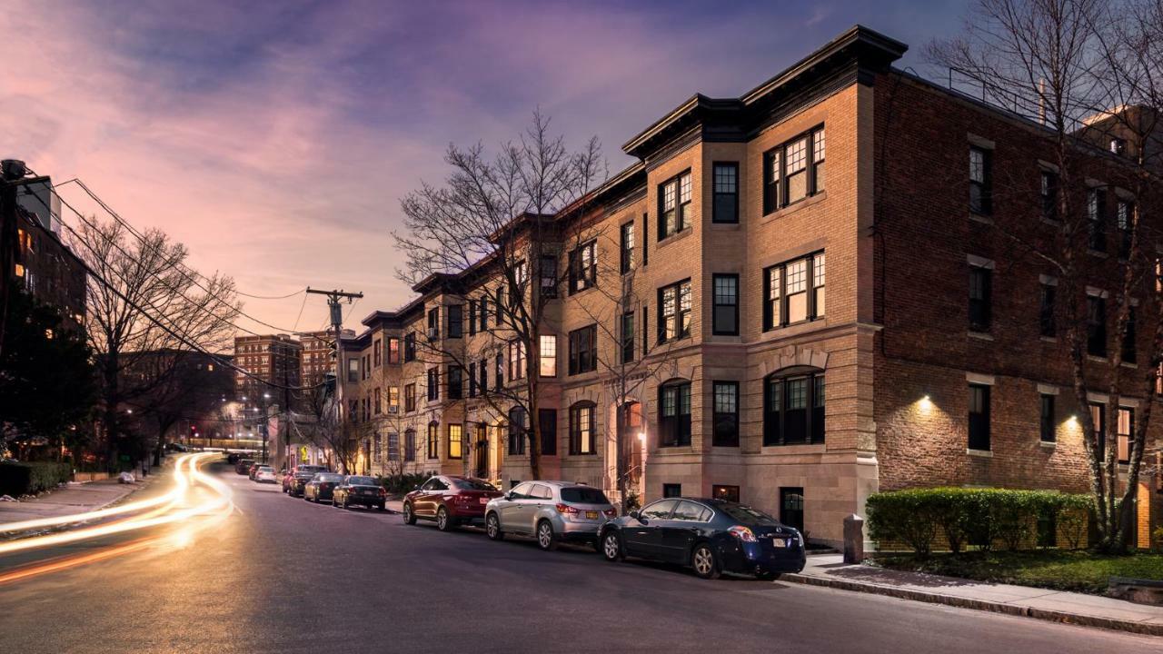 A Stylish Stay W/ A Queen Bed, Heated Floors.. #36 Brookline Buitenkant foto